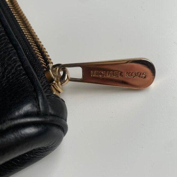 Michael Kors Black Pebbled Leather Wristlet Clutch Bag – Gold Plate Logo, Zip - Picture 2 of 6